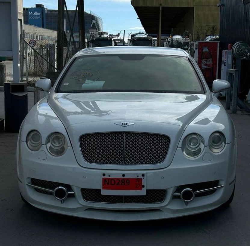 Bentley with Norwegian temporary plates