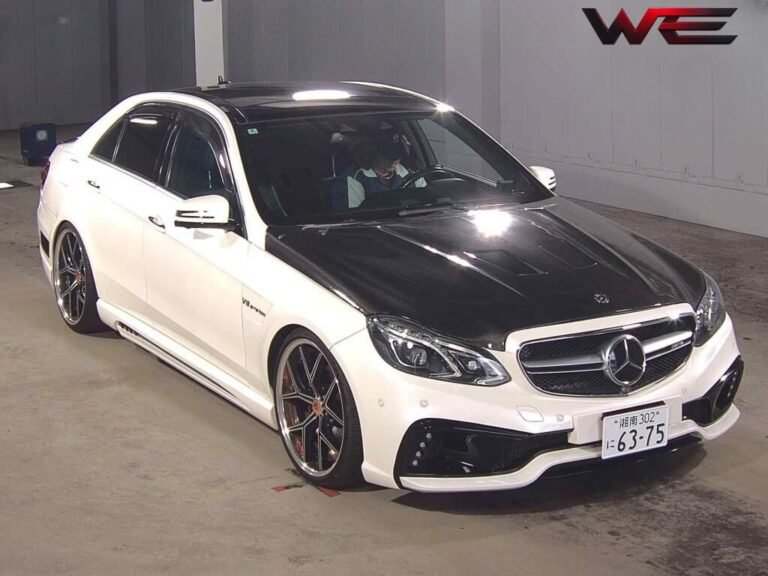 MERCEDES BENZ &Acirc; E-CLASS 4D 4WD&Acirc; E300 4MATIC AVANTGARDE AMG SPORTS P