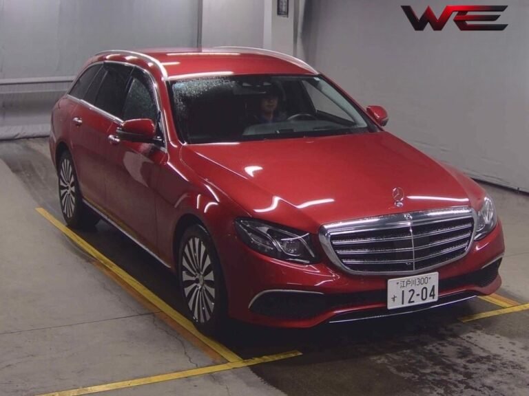 MERCEDES BENZ &Acirc; E-CLASS STATIONWAGON 4WD&Acirc; E400 4MATIC STATIONWAGON EXCLUSIVE
